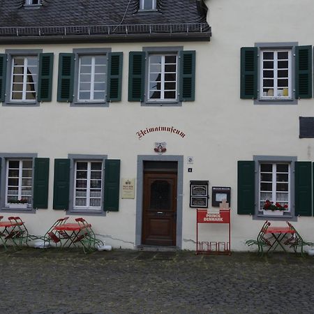 Stiftsherrenhaus Münstermaifeld Esterno foto