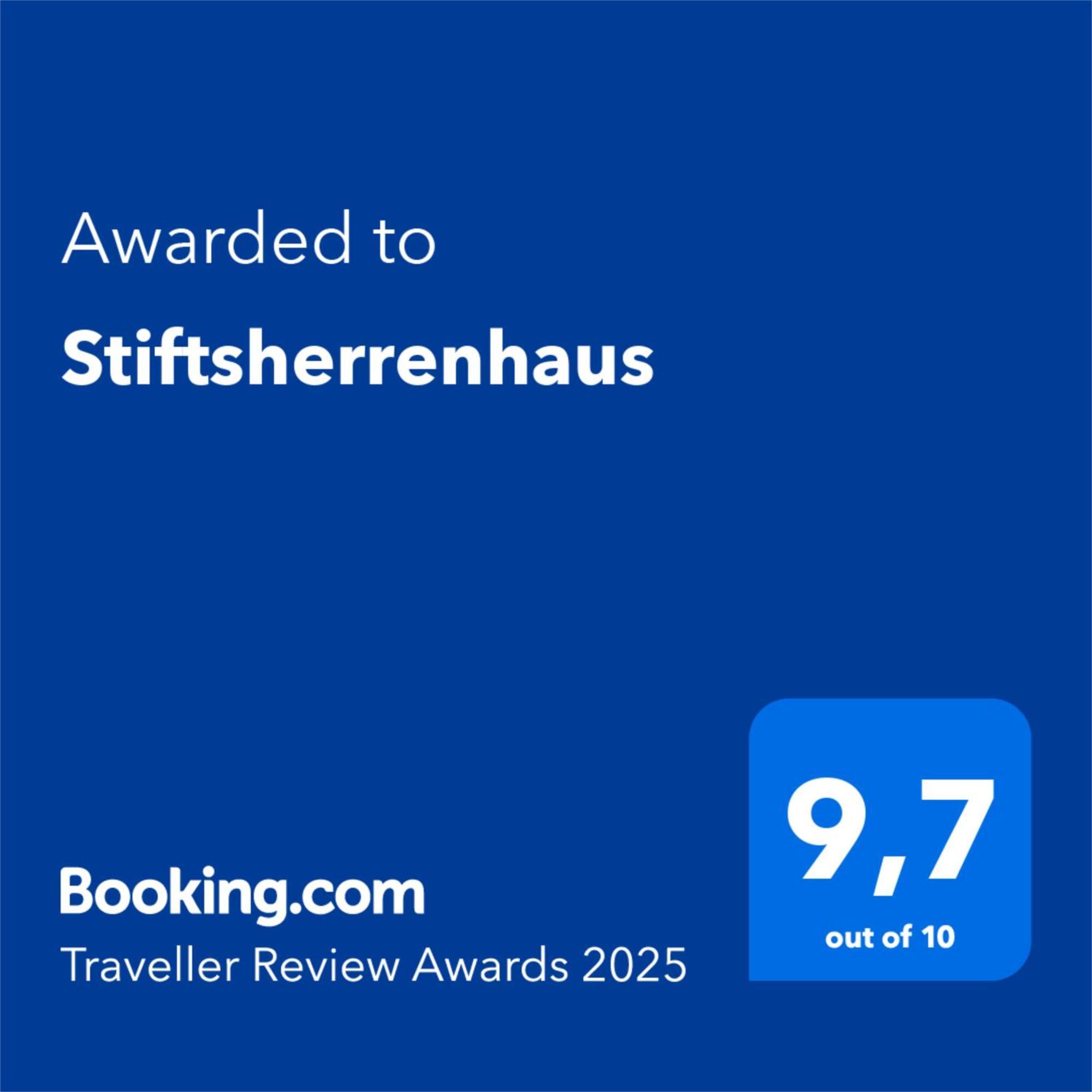 Stiftsherrenhaus Münstermaifeld Esterno foto