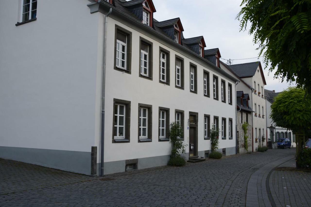 Stiftsherrenhaus Münstermaifeld Esterno foto