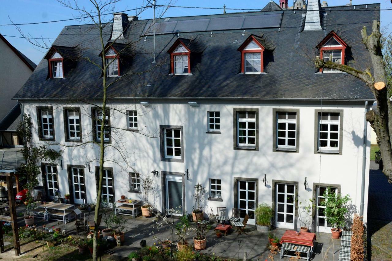 Stiftsherrenhaus Münstermaifeld Esterno foto