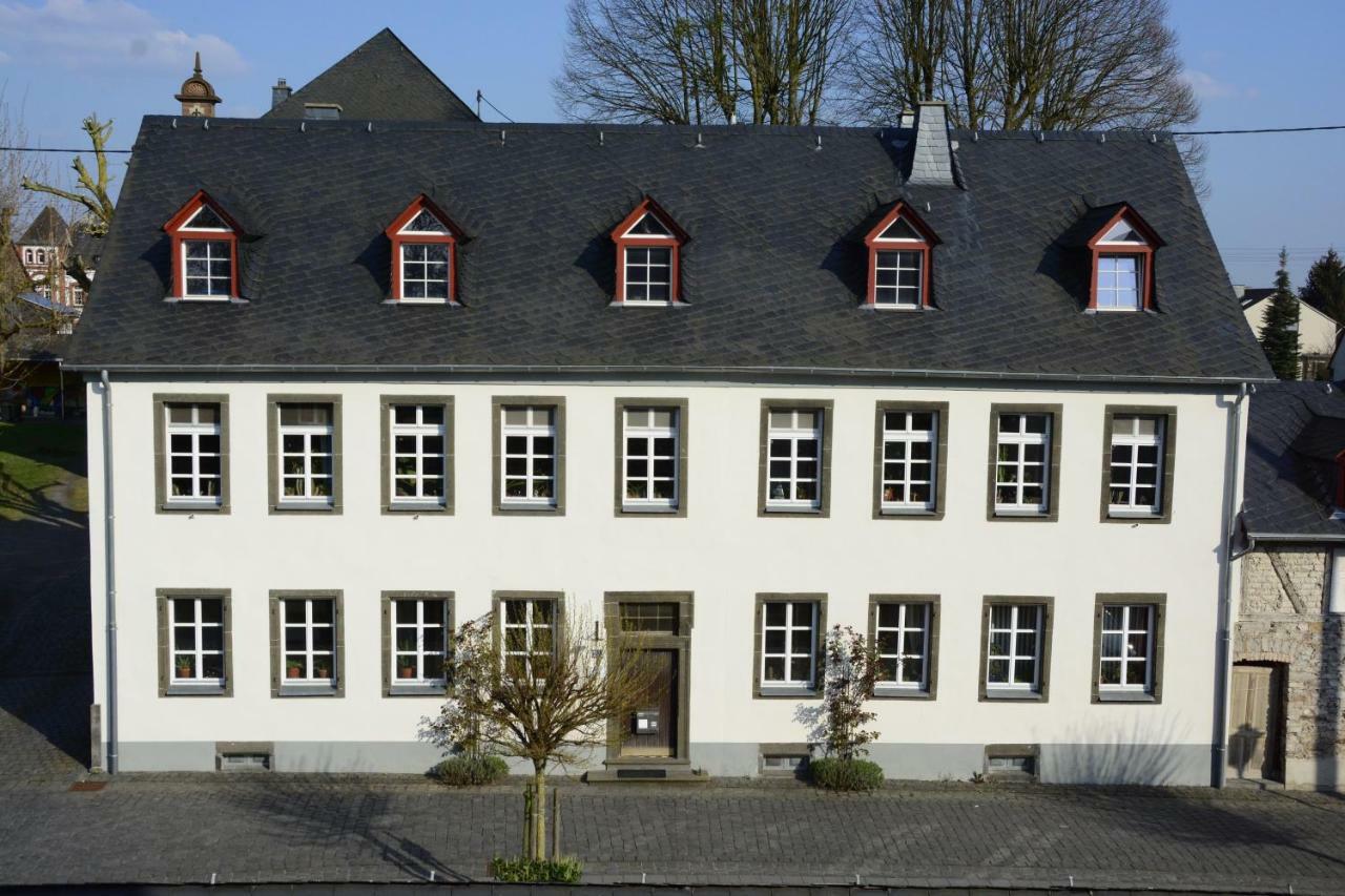 Stiftsherrenhaus Münstermaifeld Esterno foto
