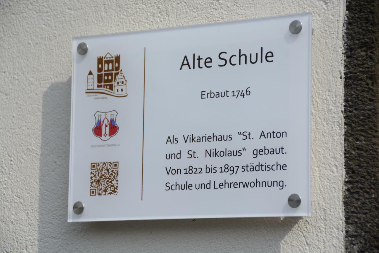 Stiftsherrenhaus Münstermaifeld Esterno foto